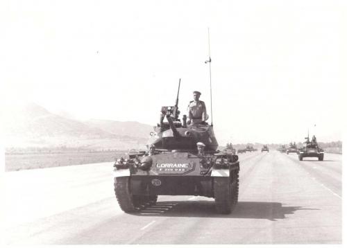 12ème RCA Prise d'Armes et Défilé avant le départ d'Algérie.  Char M24 Chaffee